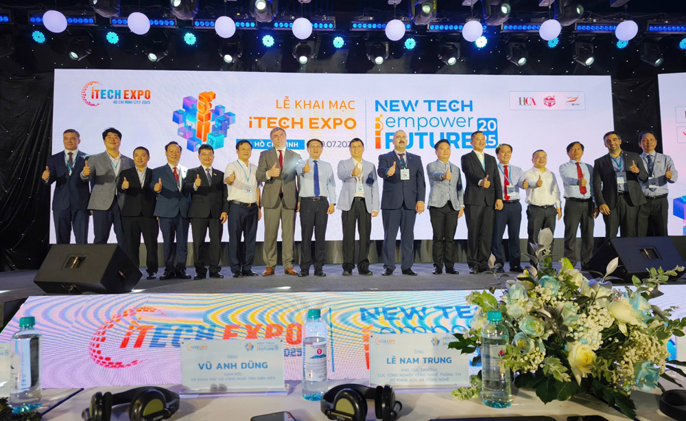 Điểm nhấn iTECH EXPO 2025: Chuyển đổi số toàn diện cho chính quyền phường, xã